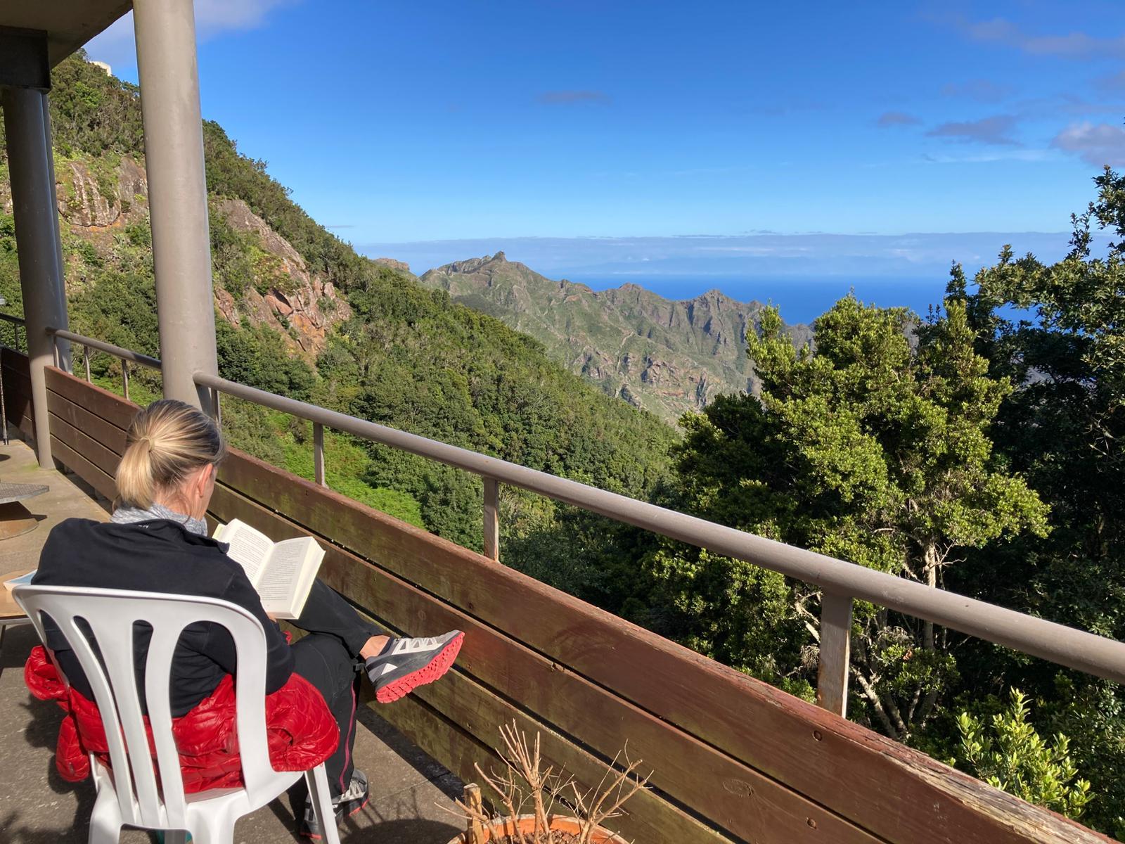 Terrasse der Albergue Montes de Anaga